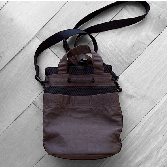 ALO Yoga Bucket Bag in espresso brown - Picture 2 of 4